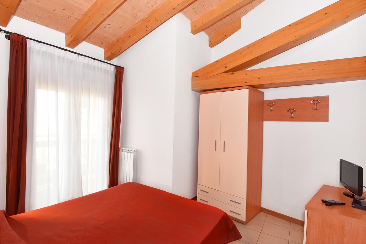 Hotel Villa Olga Каорле Экстерьер фото