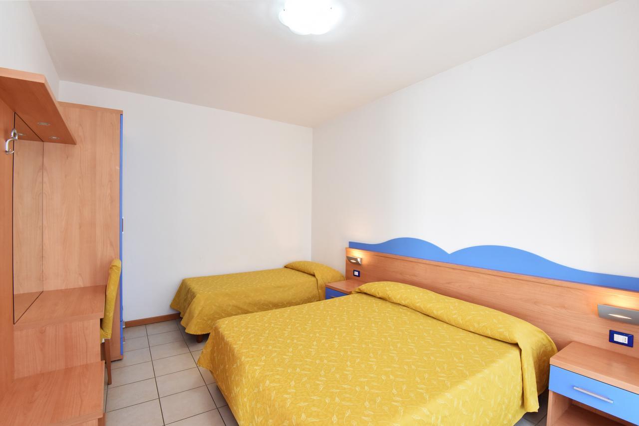 Hotel Villa Olga Каорле Экстерьер фото