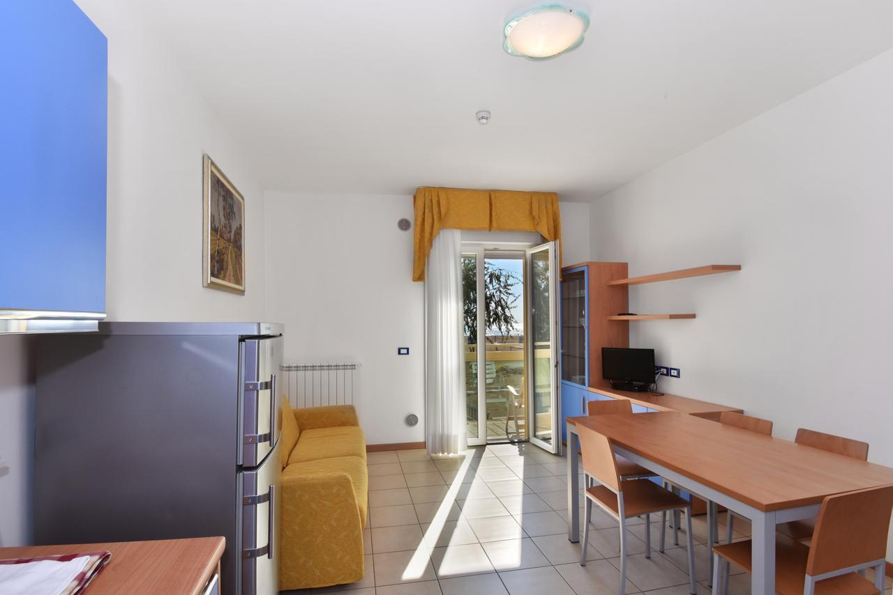 Hotel Villa Olga Каорле Экстерьер фото