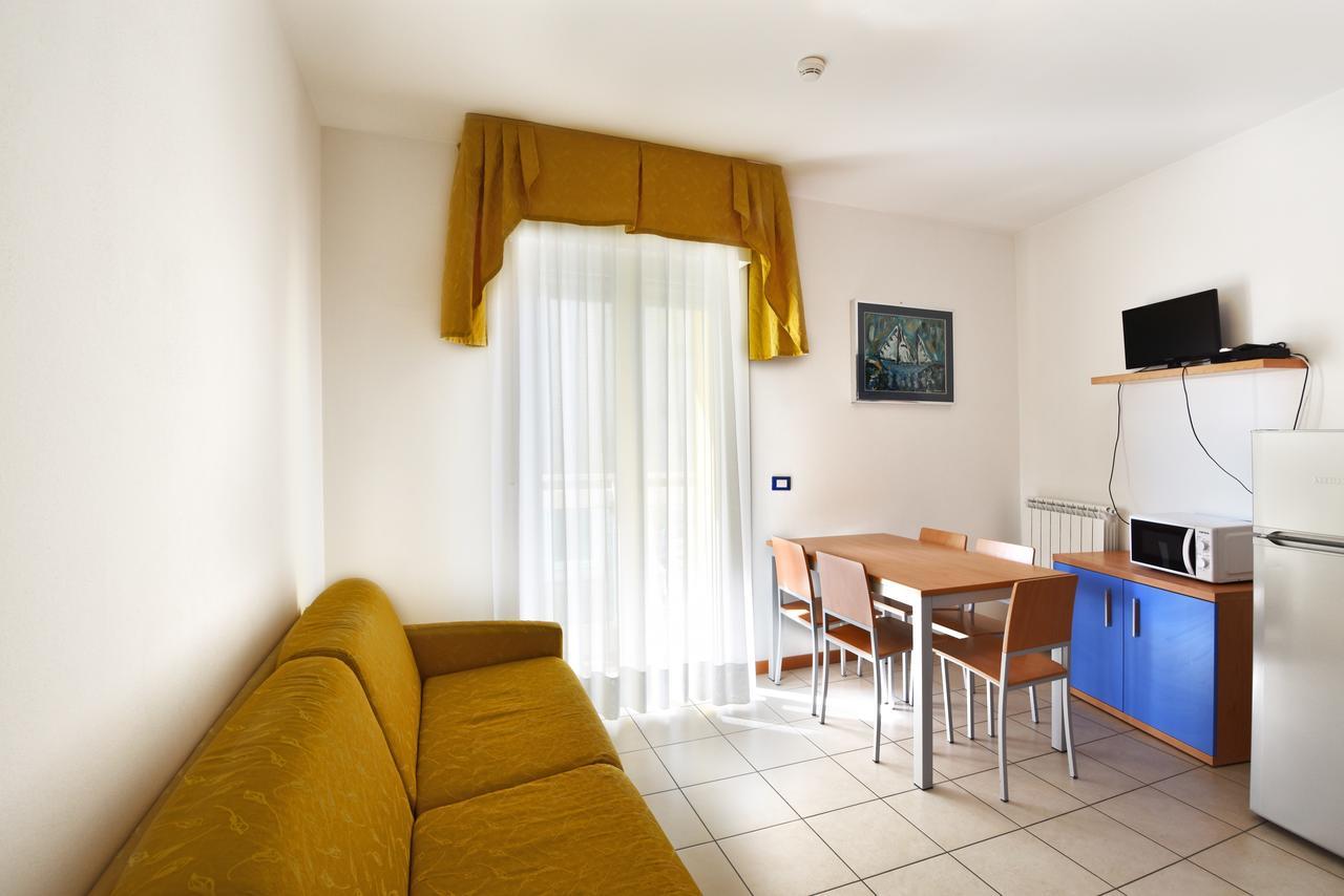Hotel Villa Olga Каорле Экстерьер фото