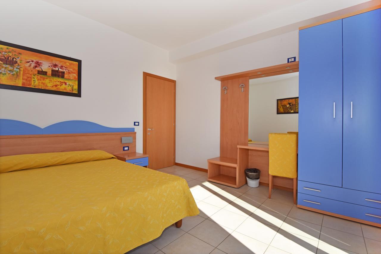 Hotel Villa Olga Каорле Экстерьер фото