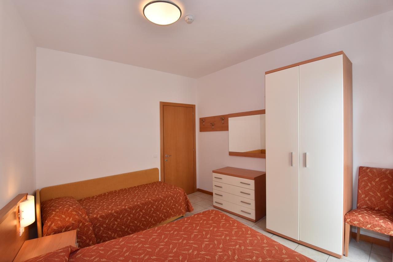 Hotel Villa Olga Каорле Экстерьер фото