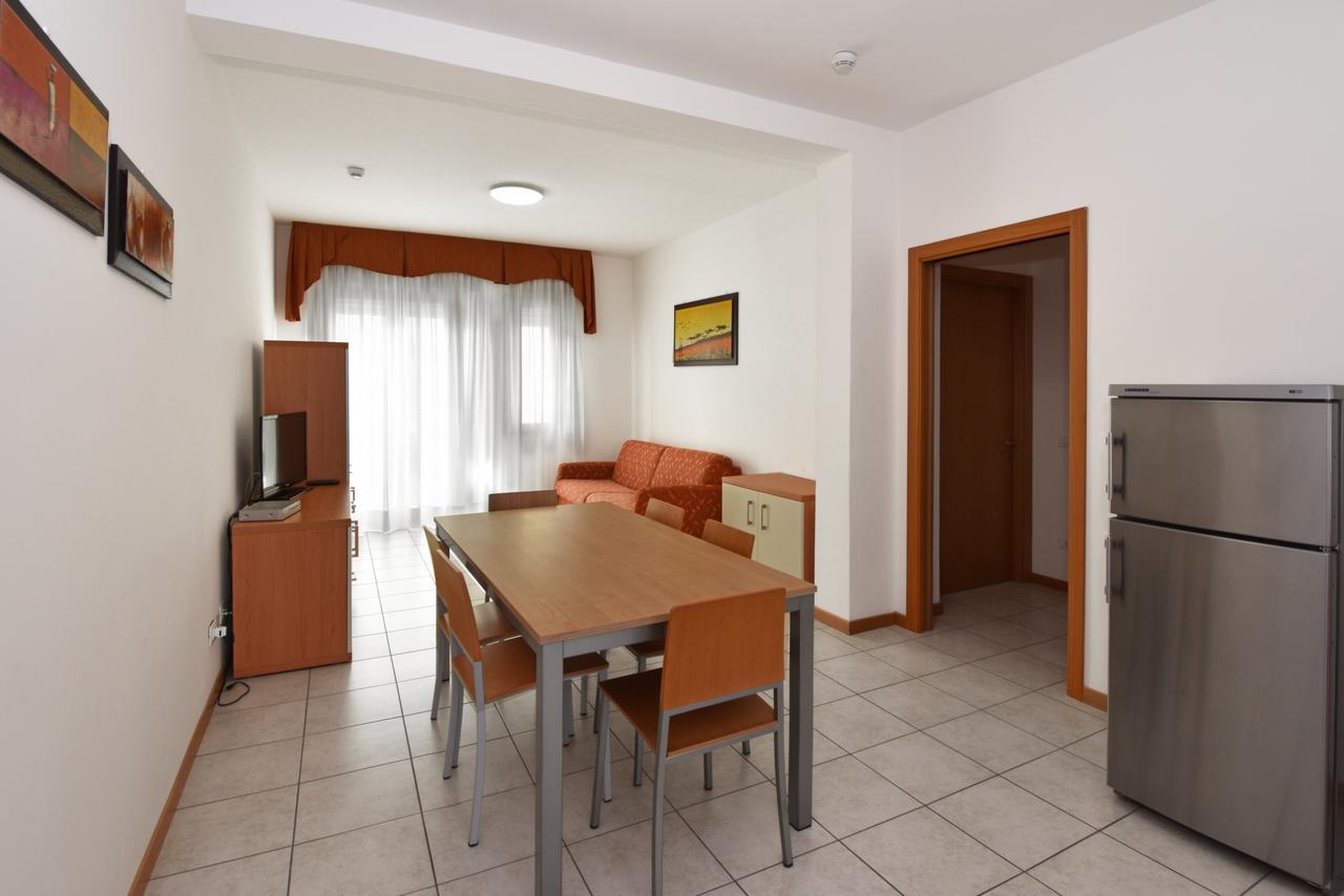 Hotel Villa Olga Каорле Экстерьер фото