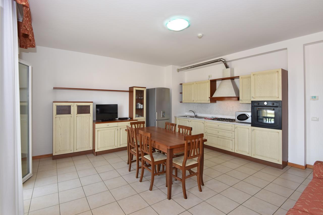 Hotel Villa Olga Каорле Экстерьер фото