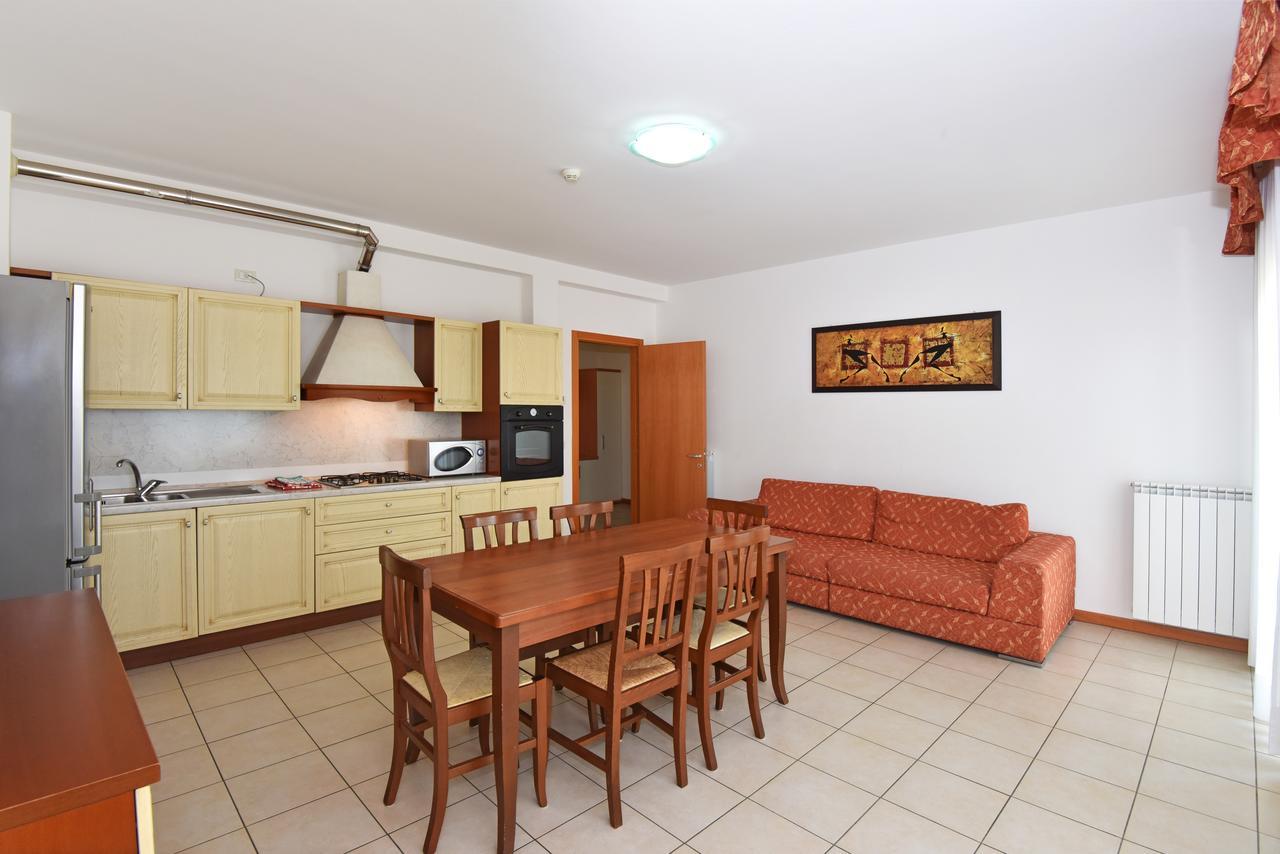 Hotel Villa Olga Каорле Экстерьер фото
